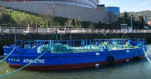 gabarra es un tipo de embarcación plana y de fondo plano